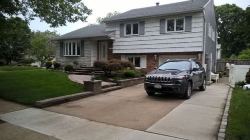 2 Amherst Rd, Hicksville, NY 11801-4814