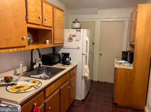 2842 Constitution Rd, Camden NJ  08104-2985 exterior