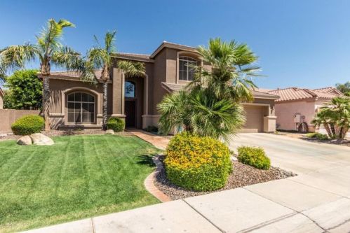 6762 Amigo Dr, Glendale, AZ 85308-8922