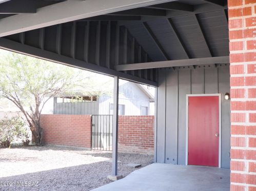 6462 Calle Luna, Tucson AZ  85710-5626 exterior