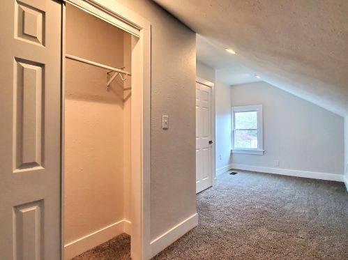 215 Vienna Ave, Milwaukee WI 53212-4102 exterior