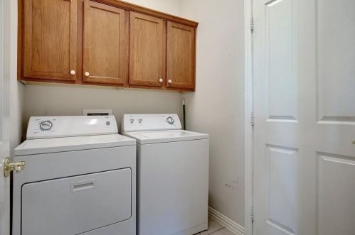 10721 Southerland Dr, Denton TX  76207-8681 exterior