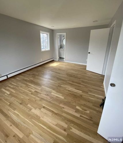 235 3rd St, Palisades Park NJ  07650-1764 exterior