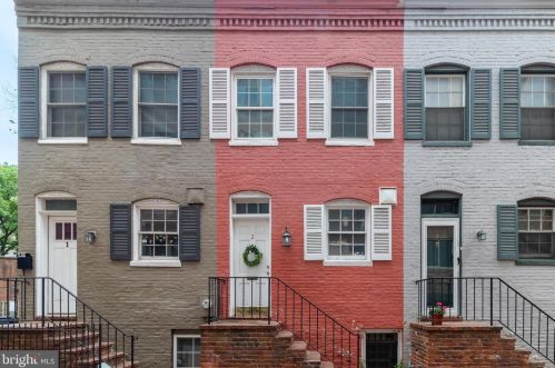2 Snows Ct, Washington, DC 20037-2213
