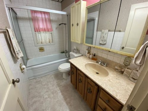 1001 Arlington Dr, Greenville PA  16125-8855 exterior