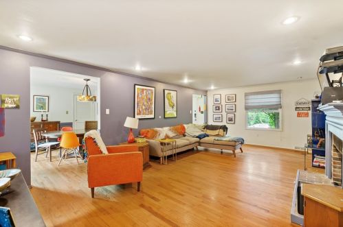 889 Campmeeting Rd, Sewickley, PA 15143-8374