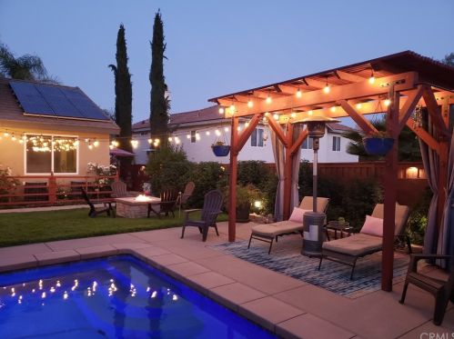 39601 Parkview Dr, Temecula CA  92591-7229 exterior