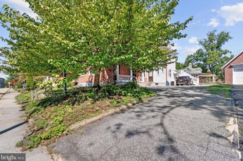 48 Newton Ave, West Deptford, NJ 08096-4610