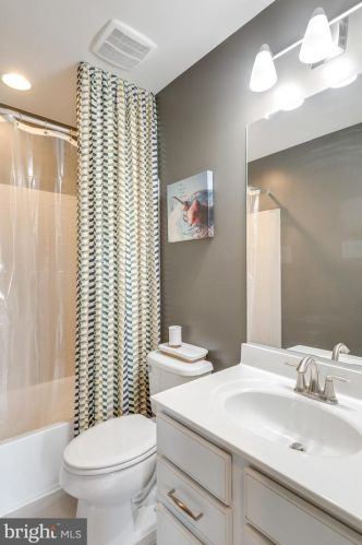 15399 Rosemont Manor Dr, Haymarket VA  20169-6271 exterior