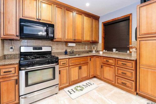 9131 153rd Ave, Jamaica, NY 11414-1603