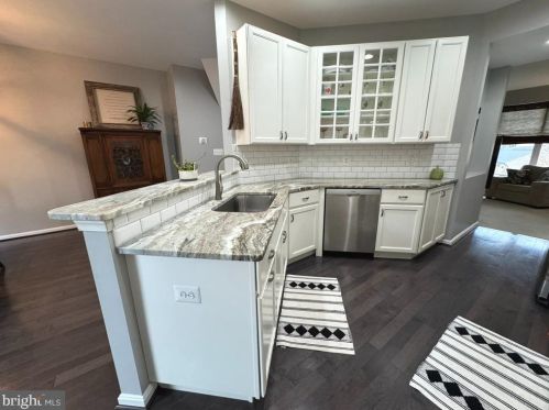 9283 Alvyn Lake Cir, Bristow VA  20136-6149 exterior