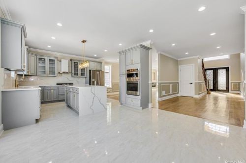 161 Lucille Ave, Floral Park NY  11003-2723 exterior