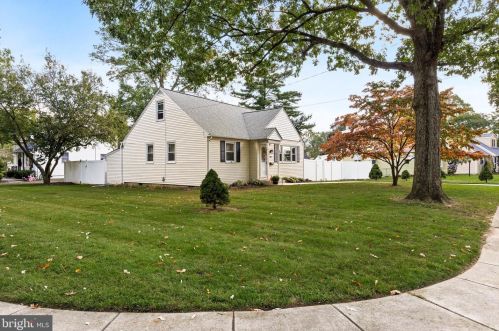 300 2nd Ave, Barrington, NJ 08007-1017