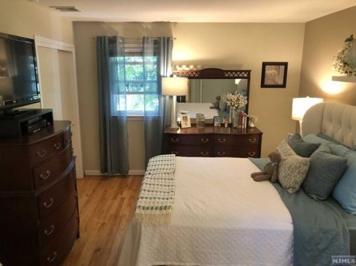 1105 Steuben Ave, N Milford NJ  07646-3264 exterior