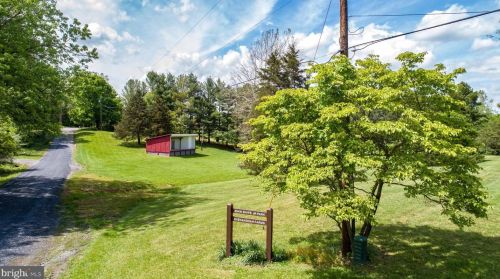 467 Freeze Rd, Linden VA  22642-5527 exterior