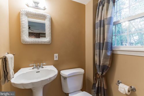 420 Ivy Ln, Glen Mills PA  19342-1323 exterior