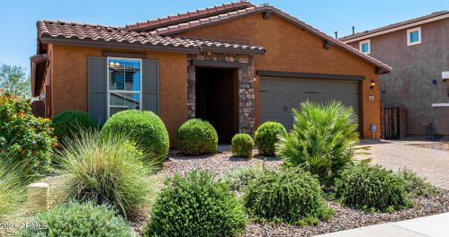 2455 Hazeltine Way, Gilbert, AZ 85298-0549