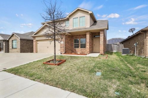 2616 Clarks Mill Ln, Fort Worth, TX 76123-2620