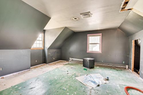 984 Maltby Ave, South Plainfield NJ  07080-2216 exterior