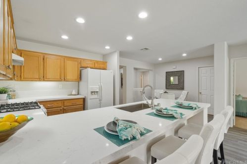 5128 Eliot St, Oceanside CA  92057-2649 exterior