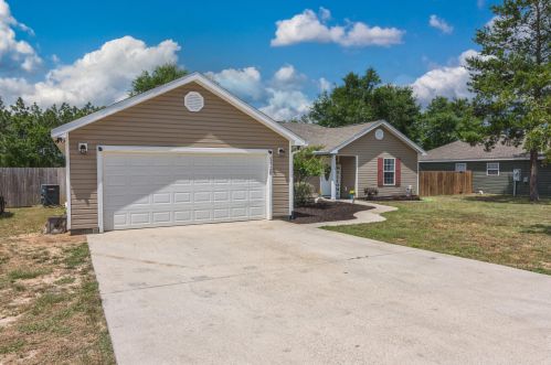 1126 Oakwood Lakes Blvd, Defuniak Springs, FL 32433-4717
