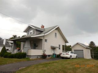 1521 Edgeway Dr, White Hall, WV 26554-4908