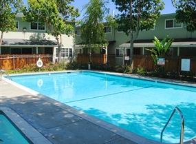 700 Fargo Ave, San Leandro CA  94579-2144 exterior