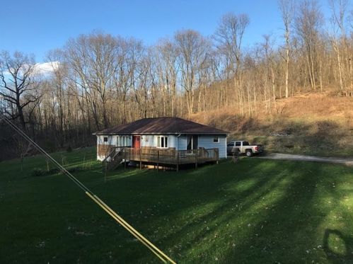 423 Weiss Rd, Shelocta, PA 15774-8417