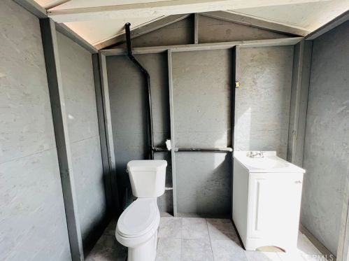 16842 Tracy St, Victorville CA  92395-3722 exterior