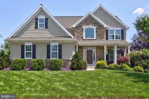 67 Summerlyn Dr, Ephrata PA  17522-9237 exterior