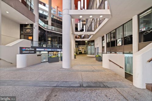 1420 Locust St, Philadelphia PA 19102-4201 exterior