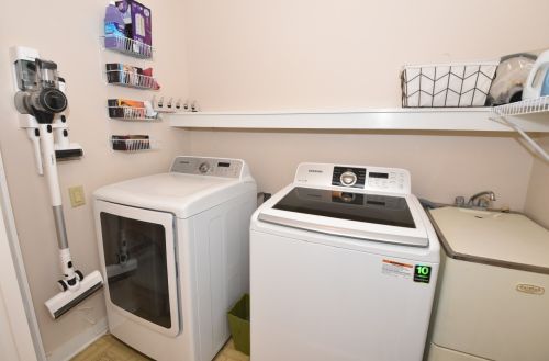 8801 Hart Dr, Waterford WI  53185-1364 exterior