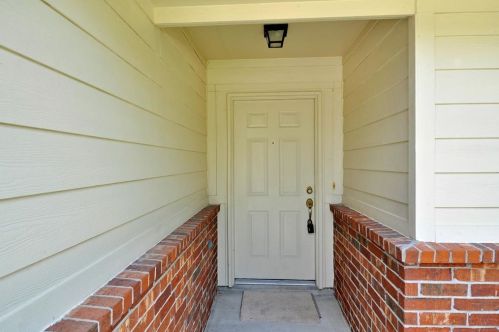 31 Bark Bend Pl, Conroe TX  77385-3755 exterior