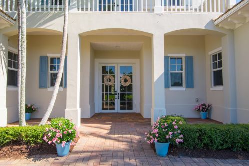 6520 Martinique Way, Vero Beach FL  32967-7575 exterior