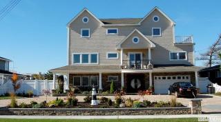 840 Guy Lombardo Ave, Freeport, NY 11520-6215