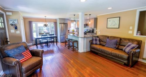 24 Warren Trl, Parsippany, NJ 07834-1032