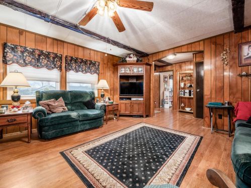 8090 Rdg Rd, Zanesville OH  43701-7869 exterior