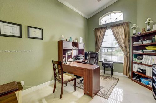 160 Saratoga Ave, Fort Pierce FL  34953-5974 exterior