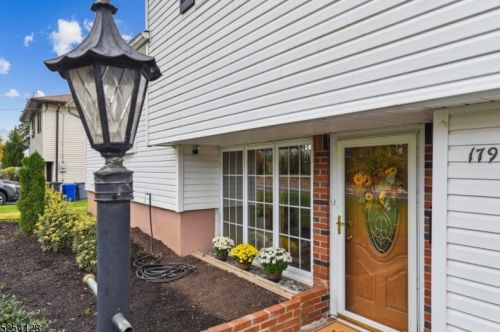 179 Grove Ave, Verona, NJ 07044-1702