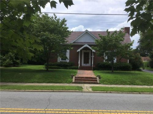 506 Salisbury St, Kernersville, NC 27284-2920