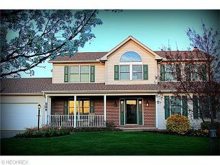 925 Carrie Ln, Brunswick, OH 44212-5202