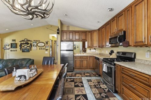 1037 Mountain View Blvd, Big Bear City CA  92314 exterior