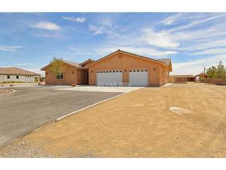741 Falcon St, Pahrump, NV 89048-3546