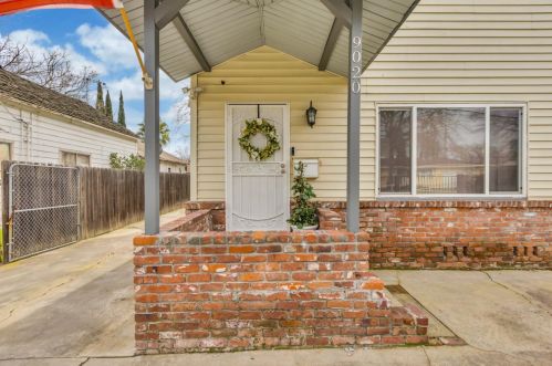 9020 Grove St, Elk Grove CA  95624-2318 exterior