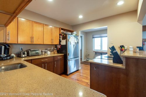 331 Sunset Dr, Pelican Island NJ  08751-2242 exterior