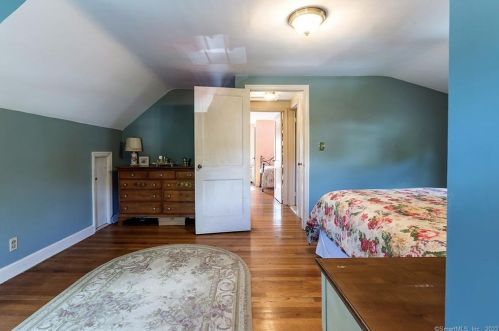 40 Mckinley St, Manchester CT 06040-4845 exterior