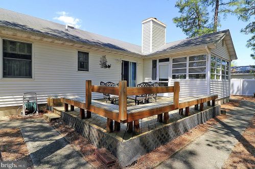 1555 Dee Rd, Lacey NJ  08731-3411 exterior