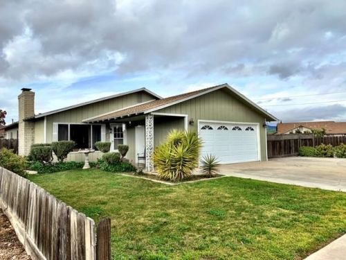 254 Oak Ave, Greenfield, CA 93927-5332