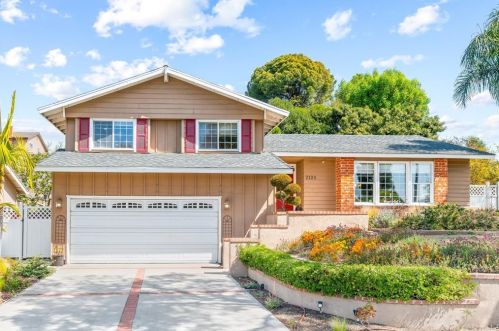 2125 Loma Verde Dr, Fullerton, CA 92833-1712