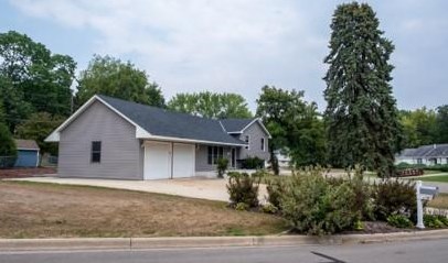 9915 Brookside Cir, Minneapolis, MN 55431-2826